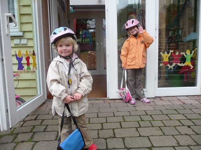 幼稚園の送迎はバス、車、自転車、徒歩のどれがいい？メリット、デメリットを紹介！